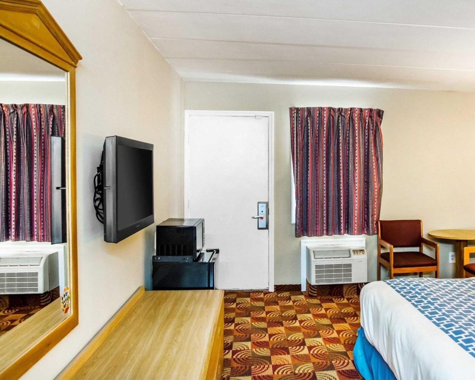 Econo Lodge Franklin - Springboro — 8