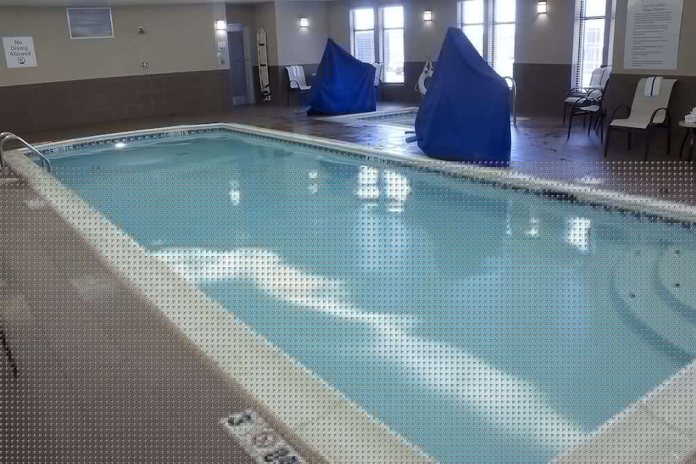 Holiday Inn Express & Suites Youngstown West - Austintown — 7