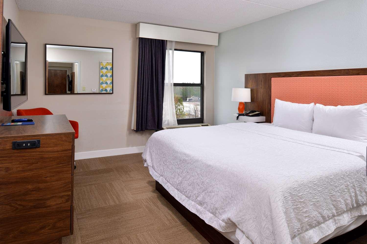 Hampton Inn Henderson — 7