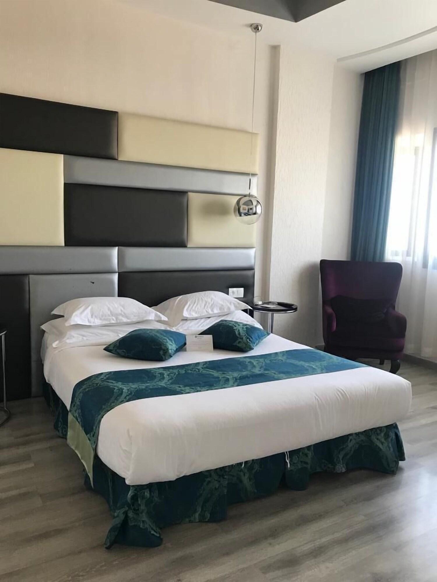 Hotel Colombe — 3