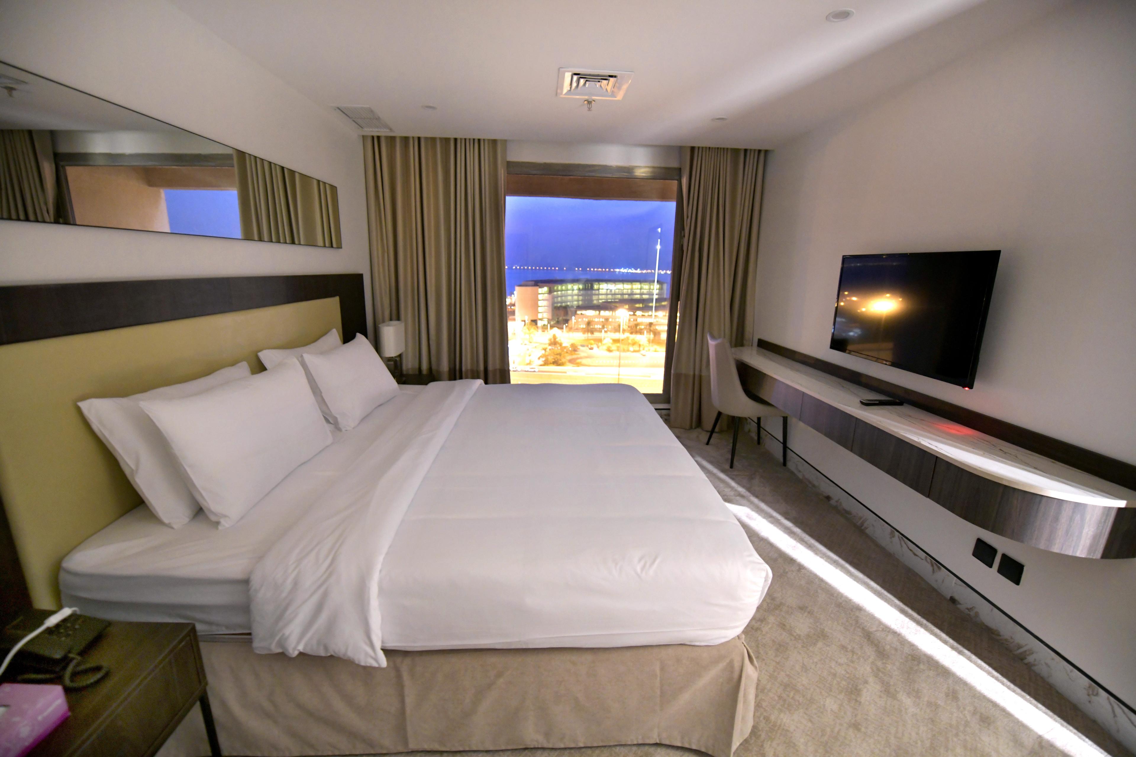 Carlton Tower Hotel — 10