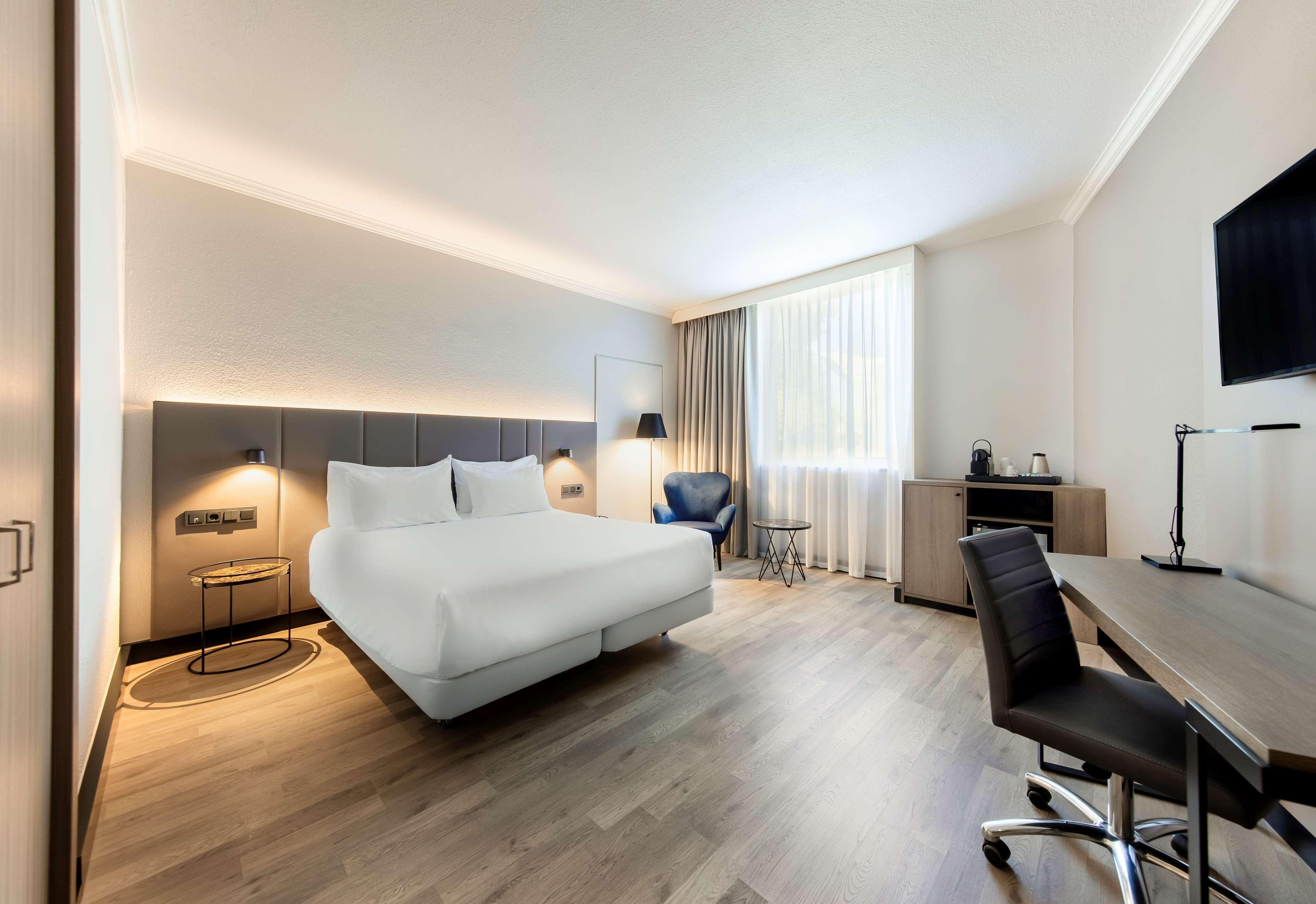 Nh Luxembourg Hotel — 6