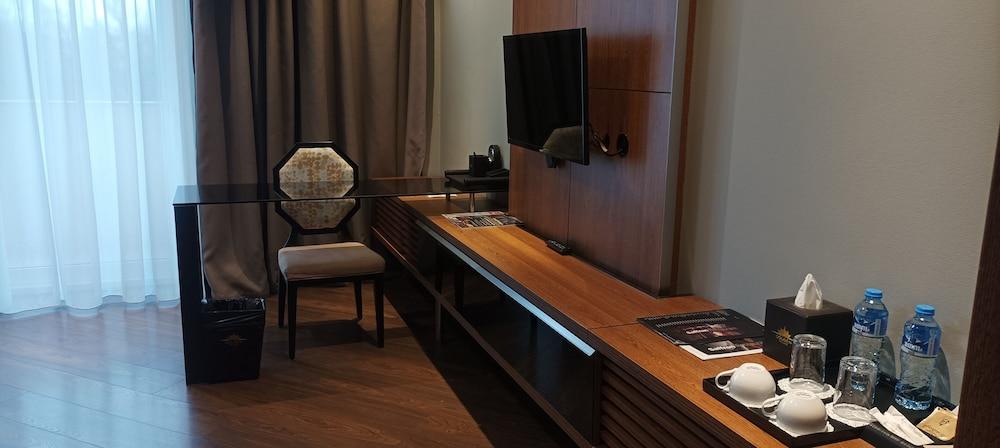Golden Palace Hotel — 4