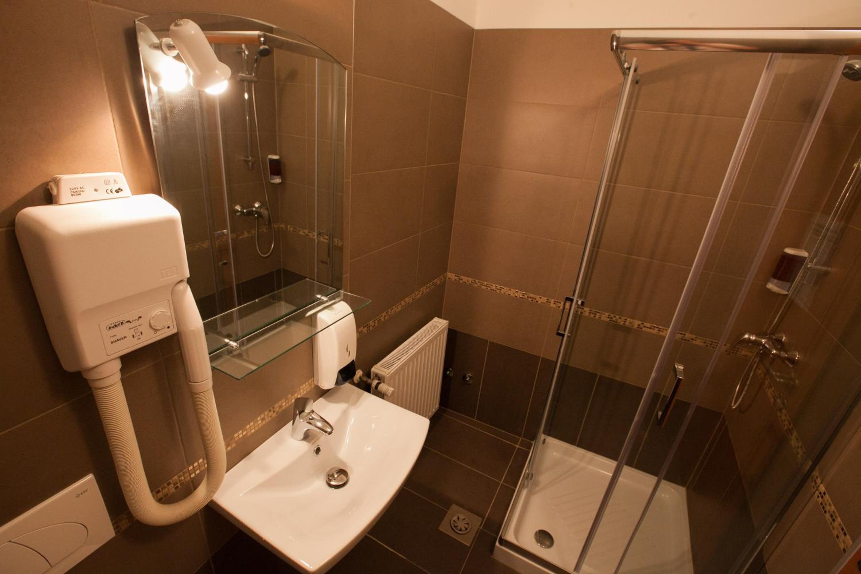Hotel Center 1105298 — 9