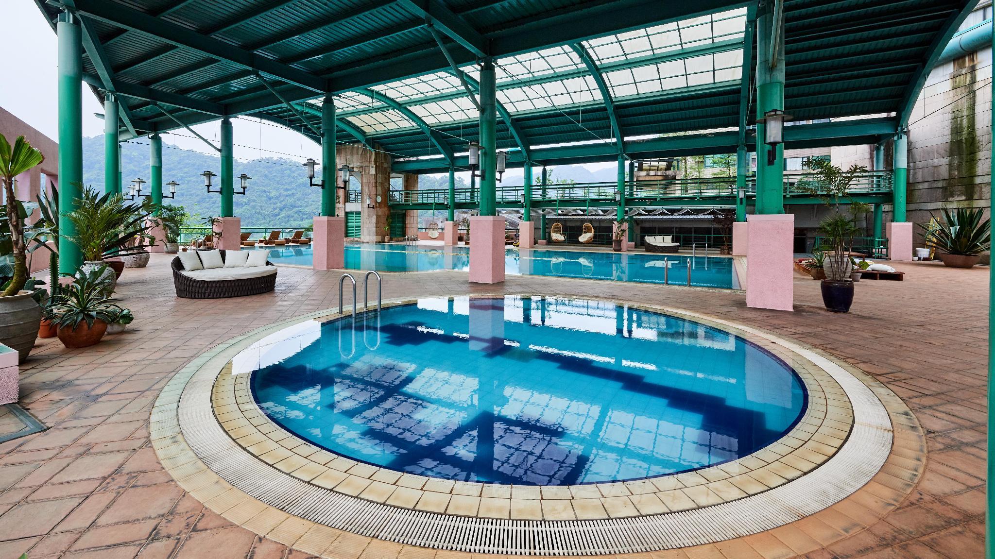 Howard Lake Resort Shihmen Dam 883975 — 2