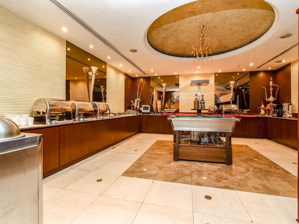 Landmark Summit Hotel — 9
