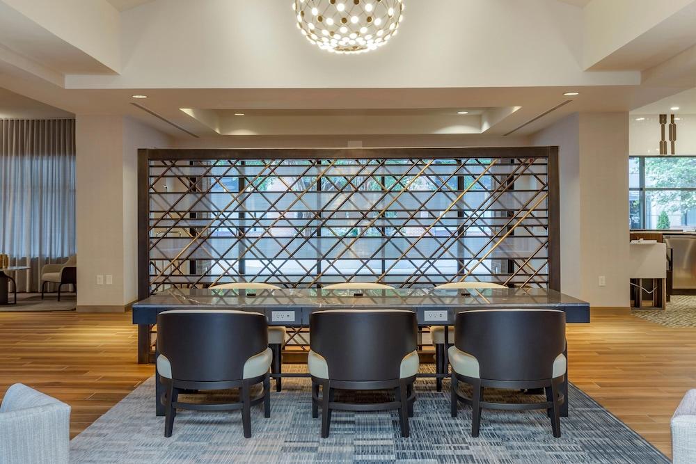 Sheraton Suites Old Town Alexandria — 3