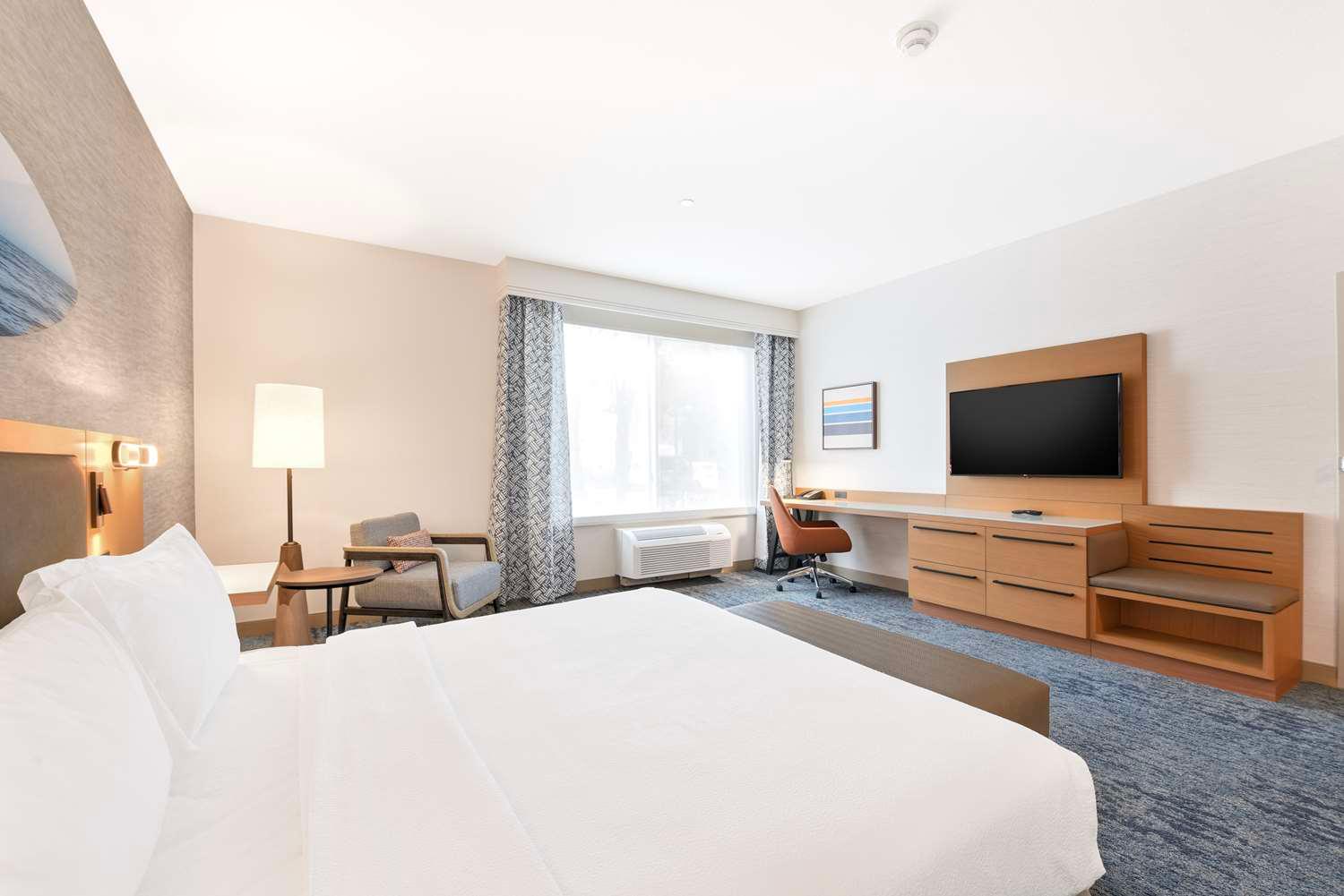 Hilton Garden Inn LAX/El Segundo — 10