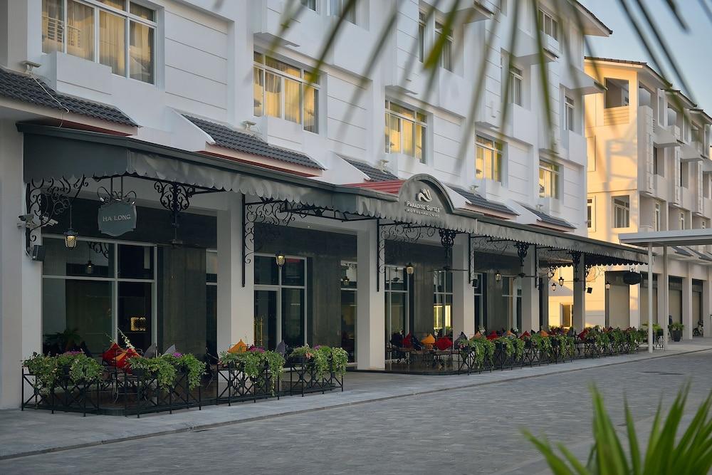Paradise Suites Hotel — 1