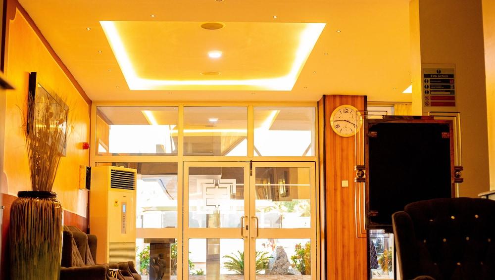 Airport West Hotel 1151908 — 6