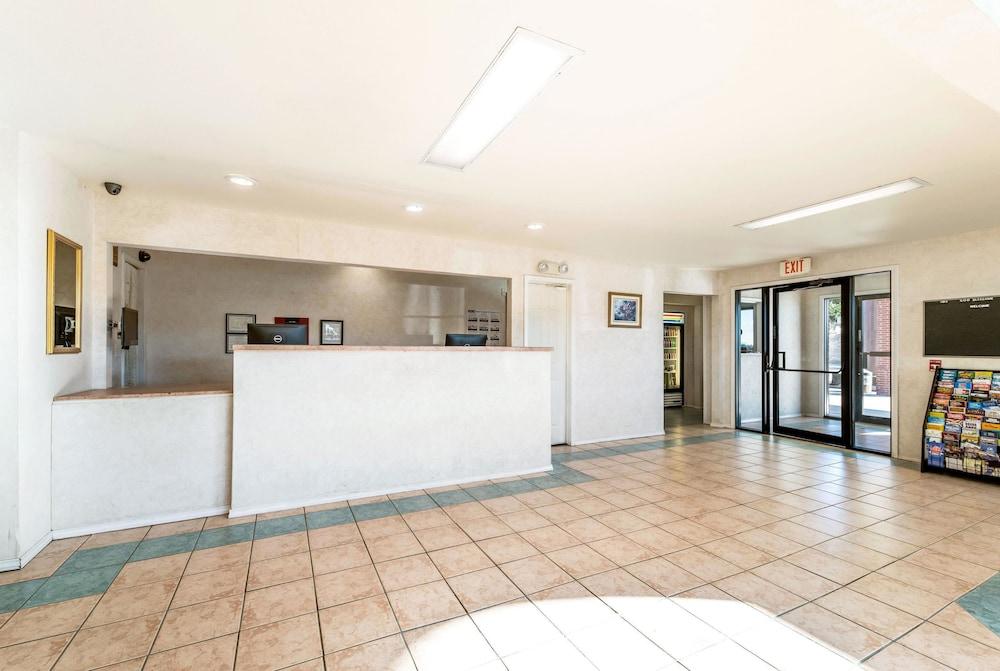 Rodeway Inn Decatur — 4