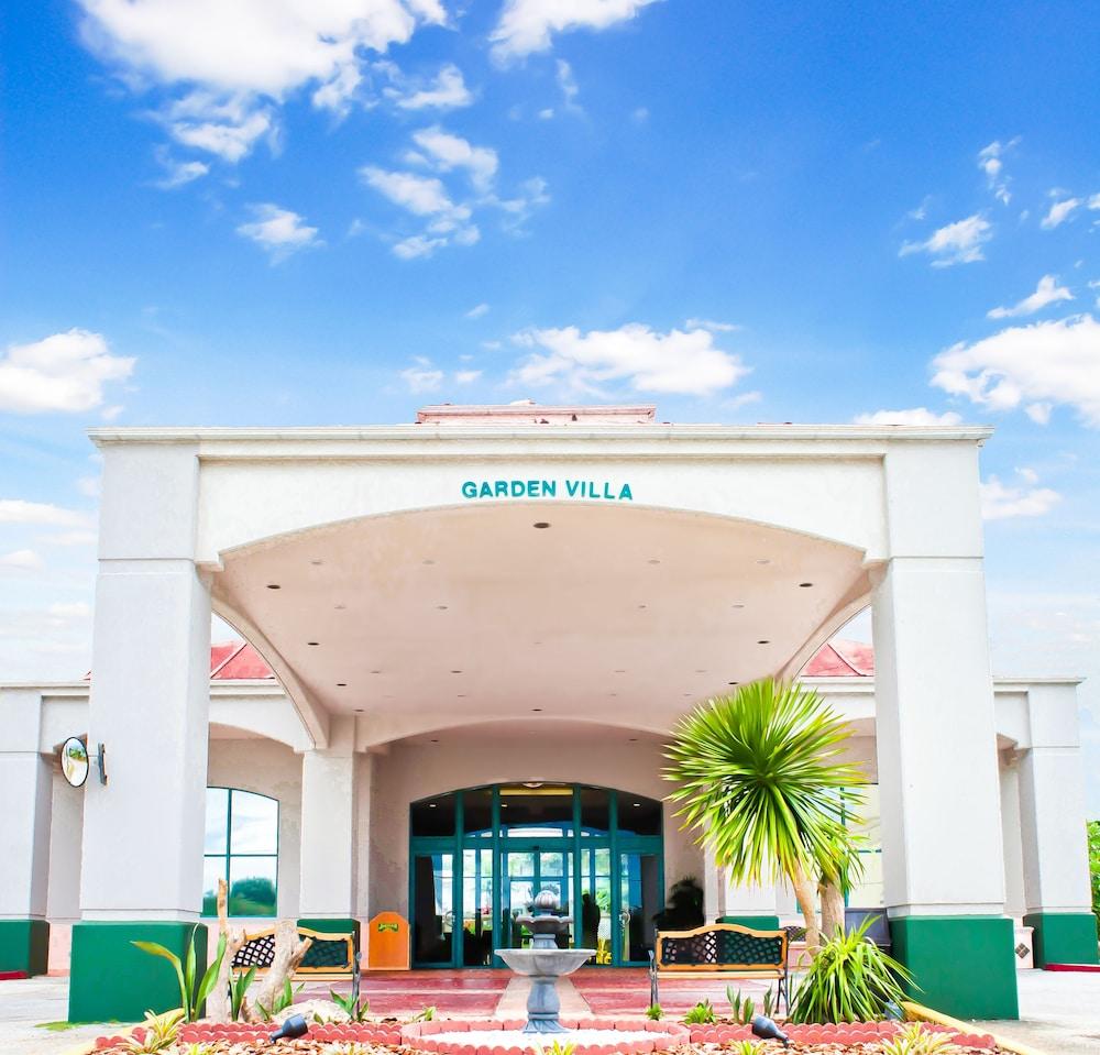 Garden Villa Hotel — 3