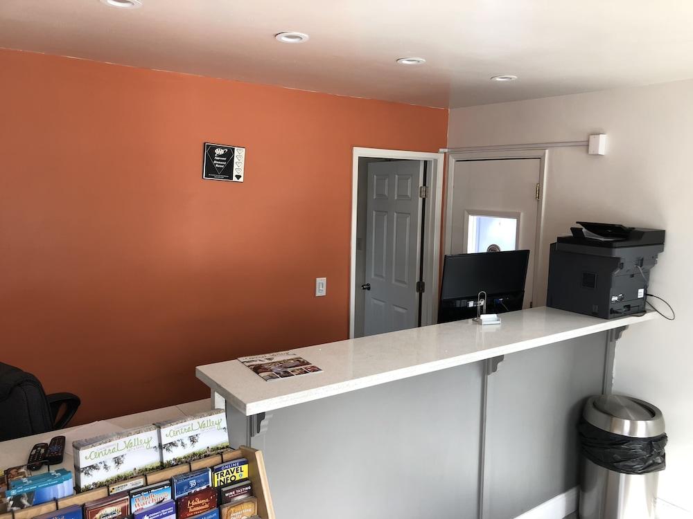 Gilroy Inn — 5
