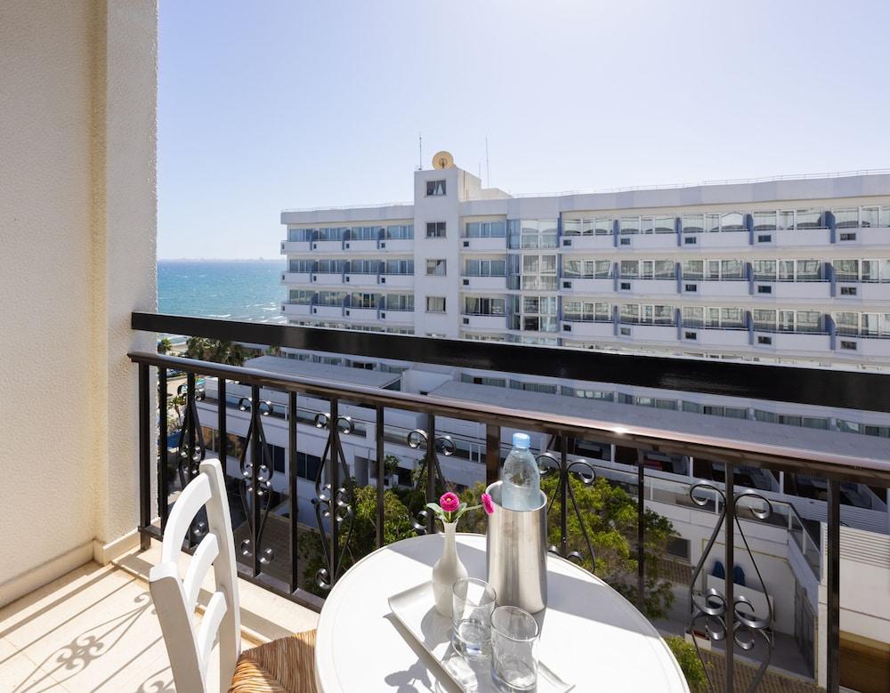 Sandy Beach Hotel & Spa — 5