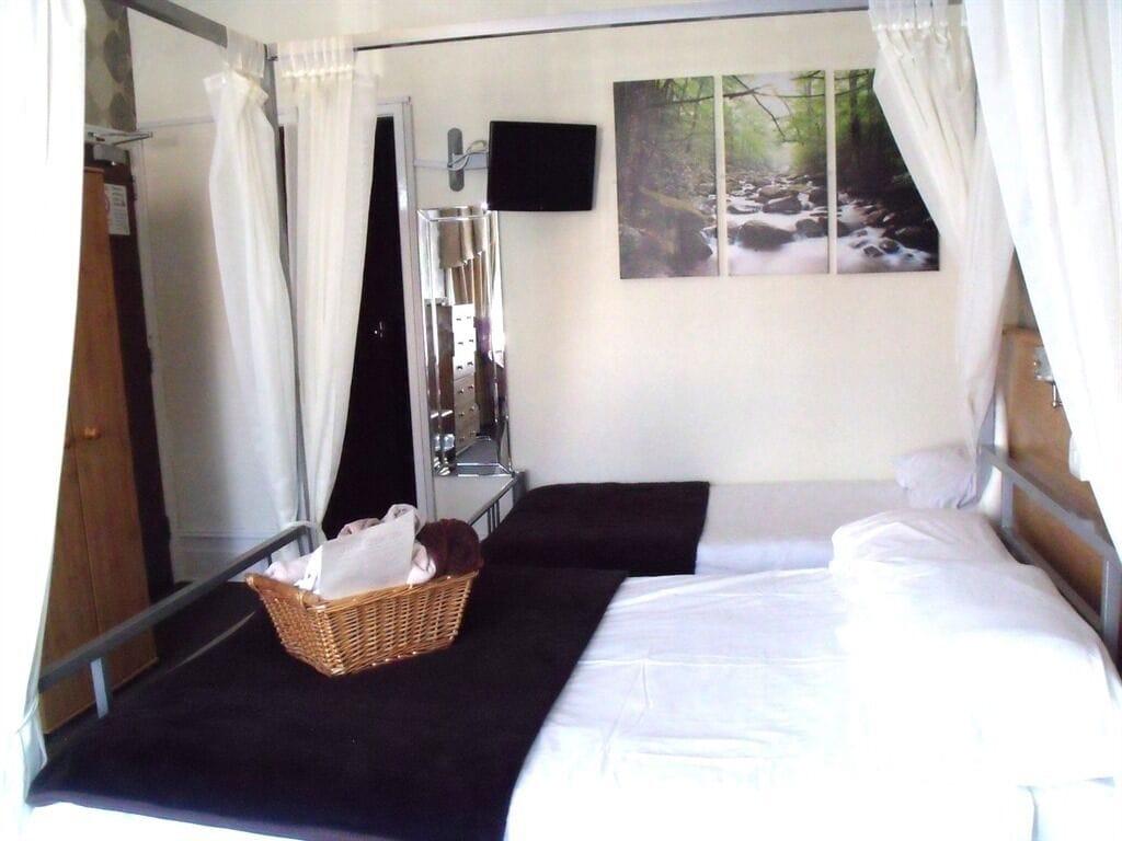 The Derby Hotel - Guest house — 4