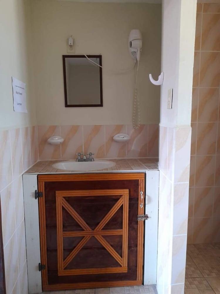 La Delphina Bed and Breakfast Bar and Grill — 9