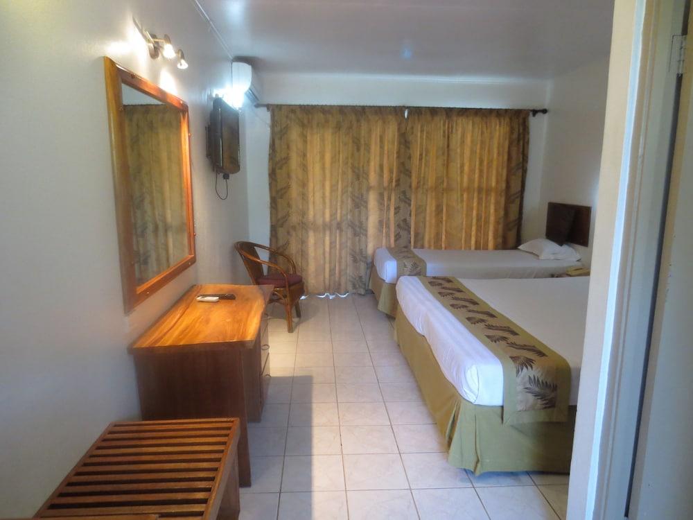 CAPRICORN INTERNATIONAL HOTEL — 10