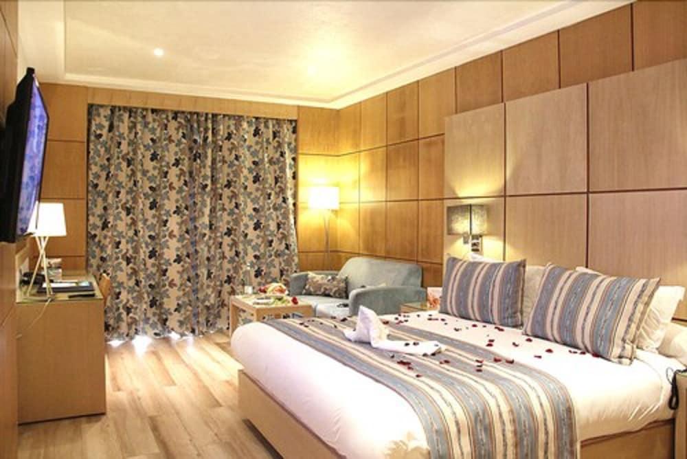 ZAKI HOTEL — 5