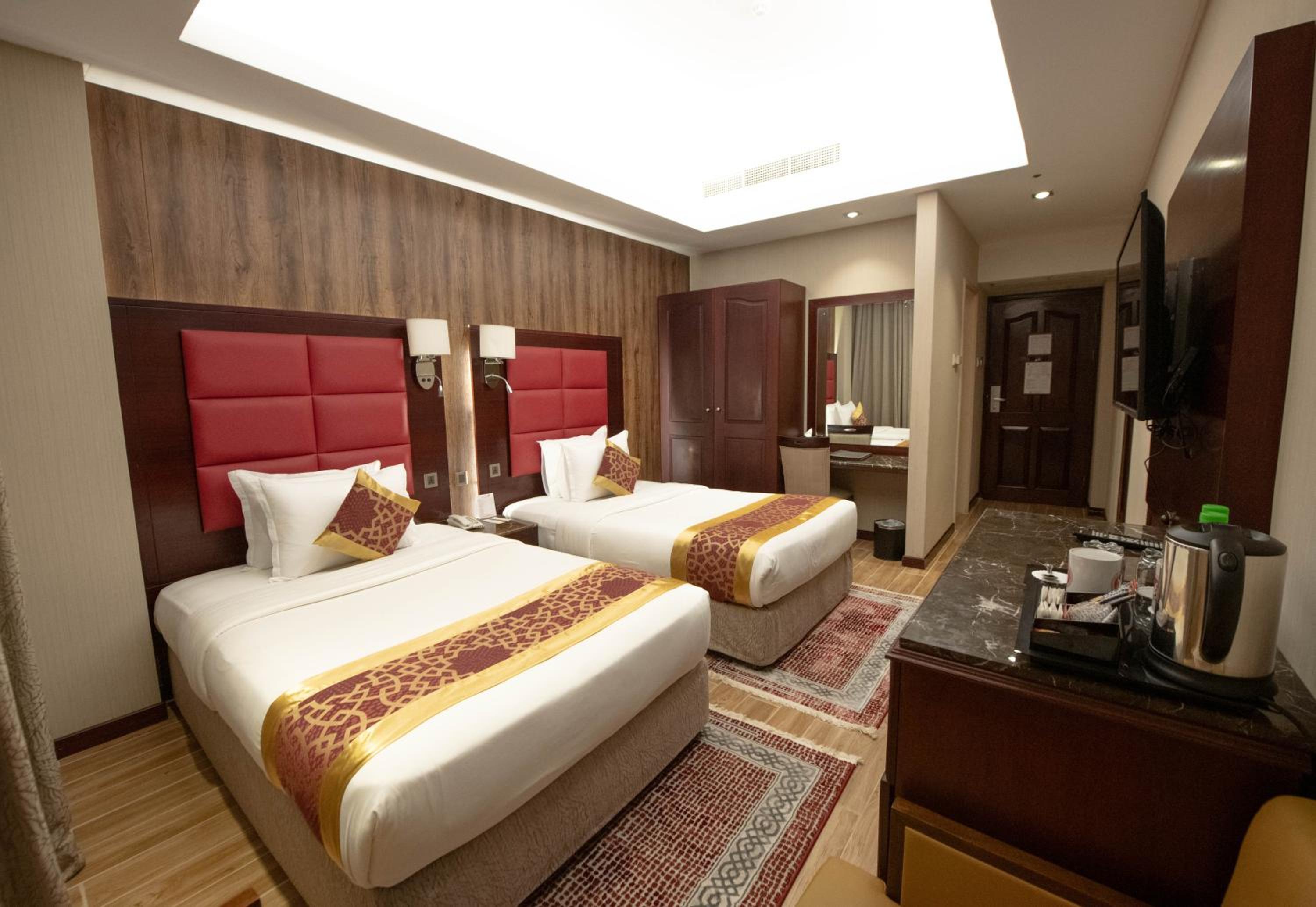 RAMEE GUESTLINE HOTEL 66204 — 8