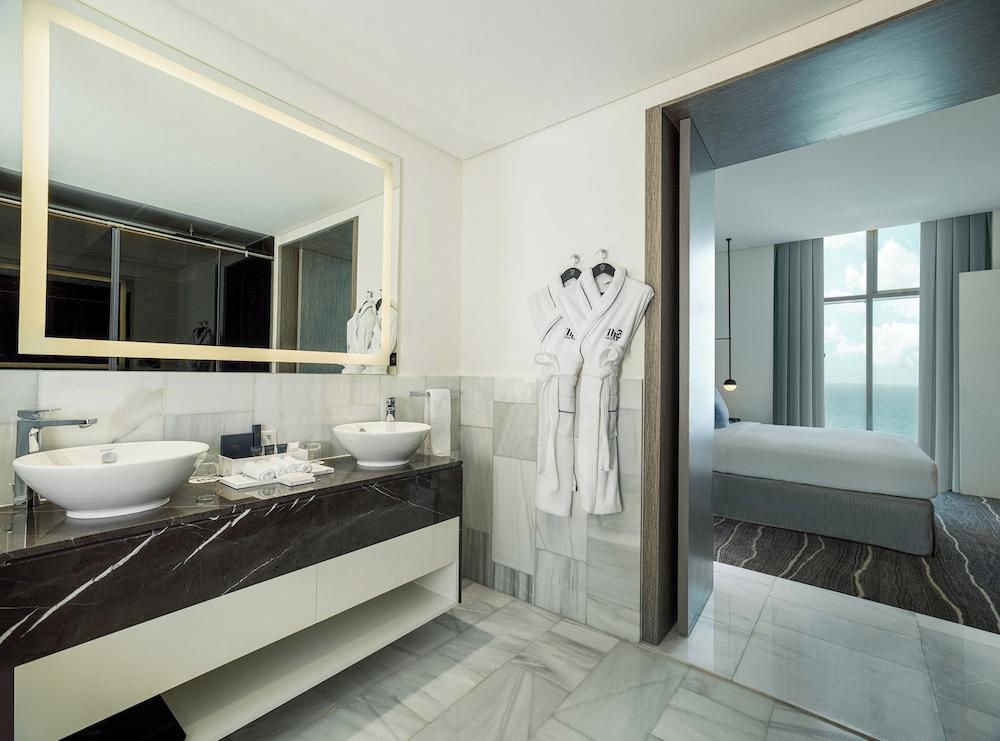 Th8 Palm Dubai Beach Resort, Vignette Collection — 5