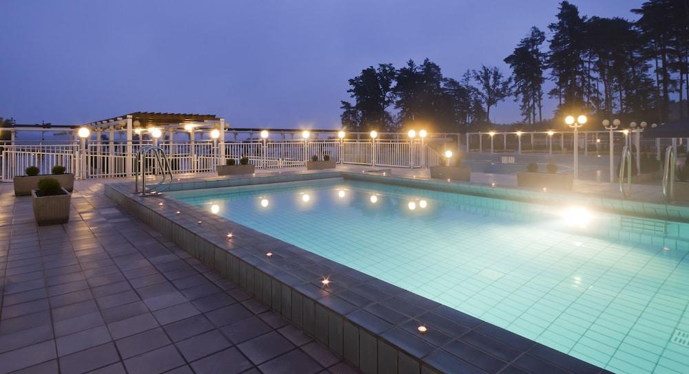 HABAKUK HOTEL 940385 — 5