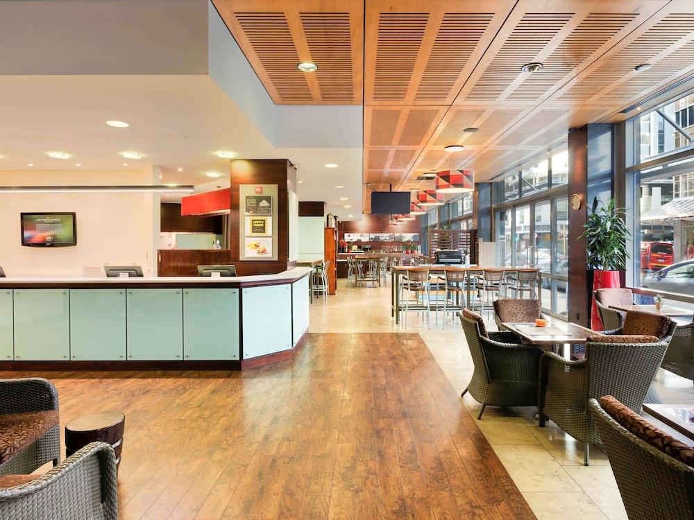 IBIS WELLINGTON — 8