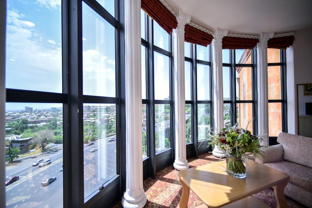 METROPOL HOTEL