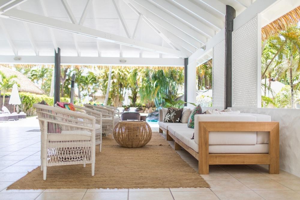 Motu Beachfront Art Villas — 4
