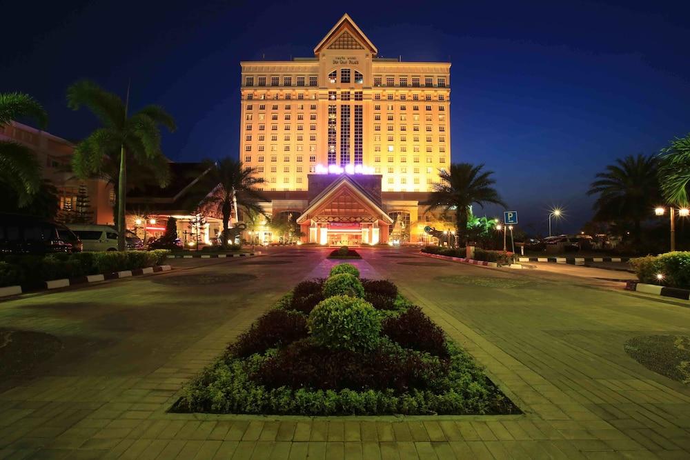 Don Chan Palace Hotel & Convention — 4