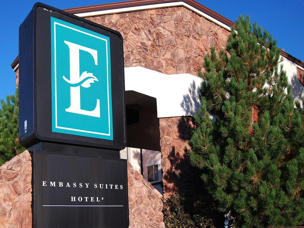 EMBASSY SUITES FLAGSTAFF — 4