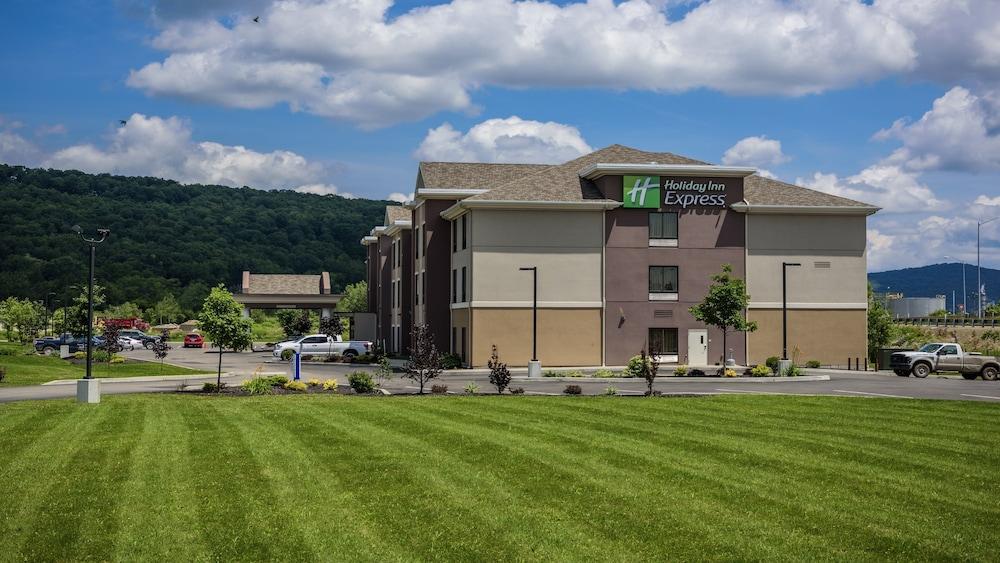 Holiday Inn Express Bradford — 3