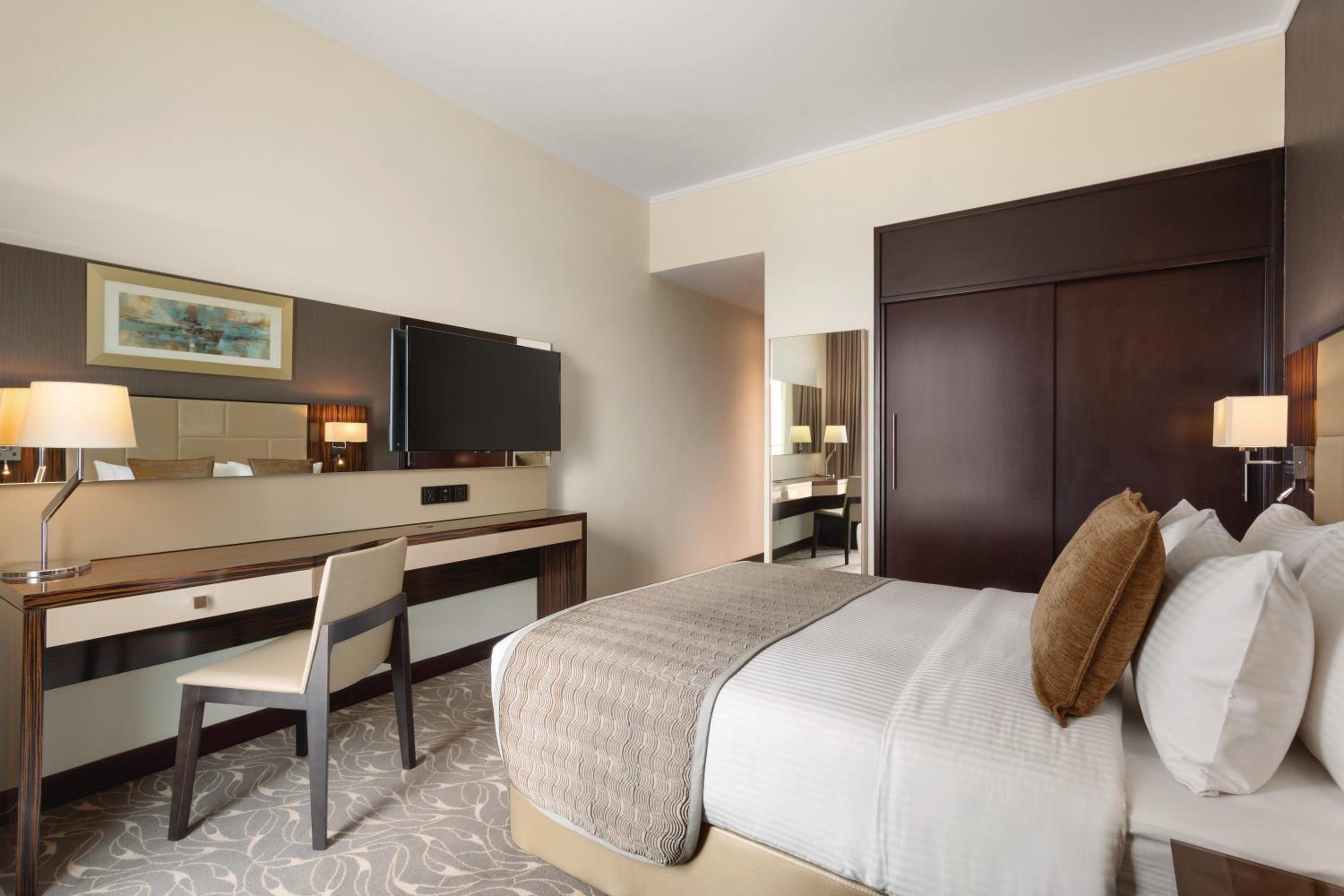 Hawthorn Suites by Wyndham Abu Dhabi City Centre — 7