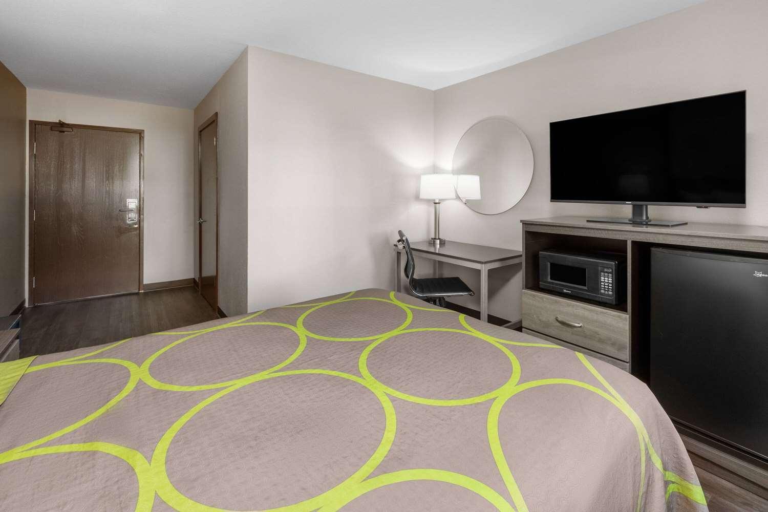 Super 8 By Wyndham Fairmont, WV