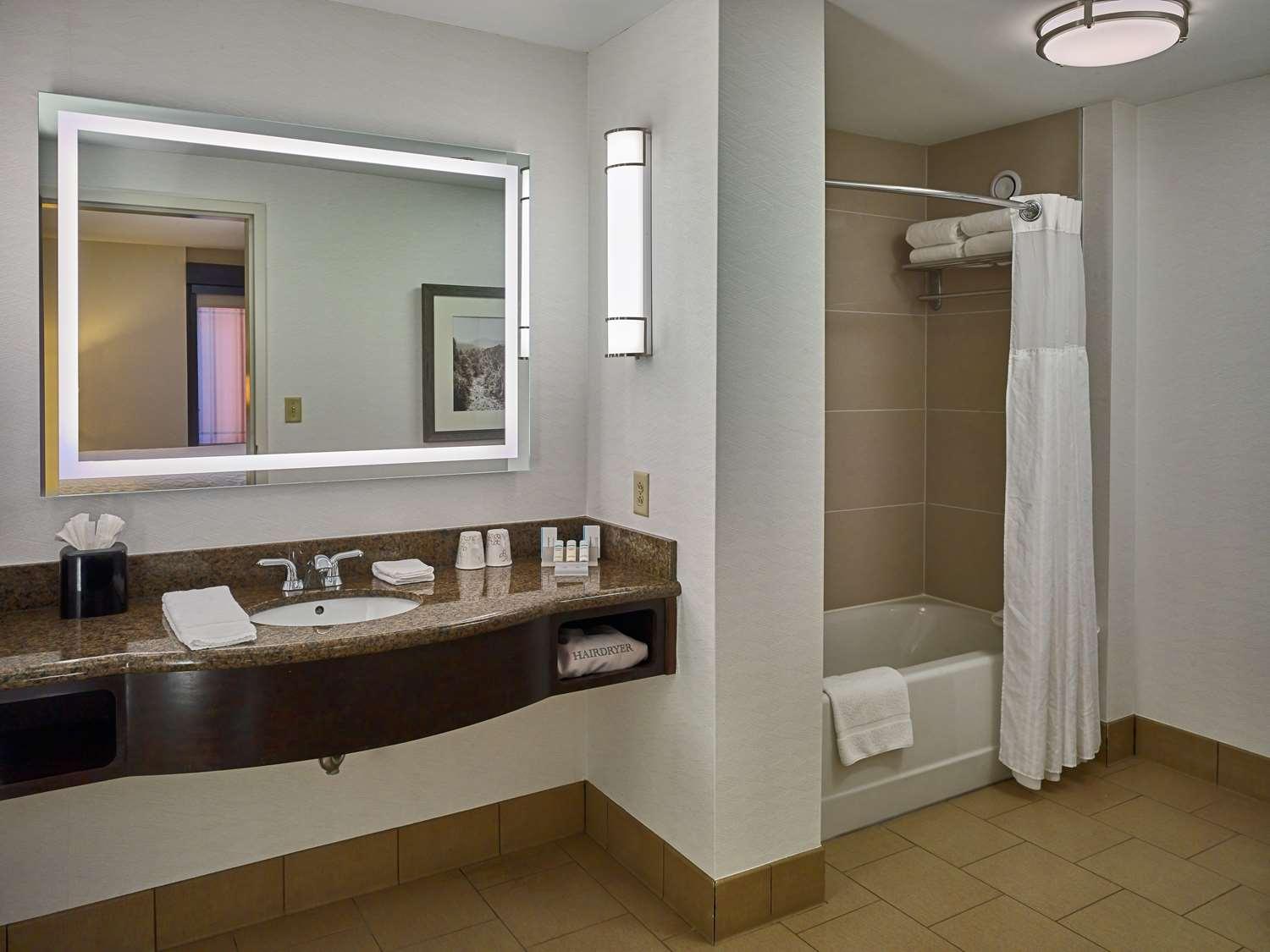 Hilton Garden Inn Gatlinburg — 1