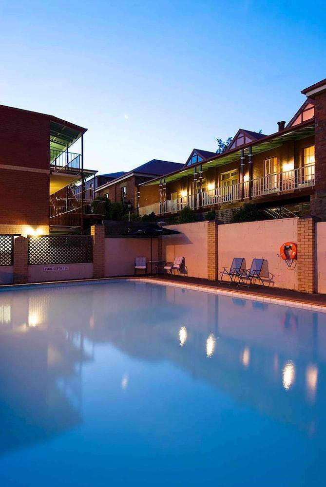 RYDGES HOBART — 3