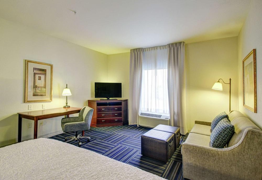 Hampton Inn & Suites Alexandria MN