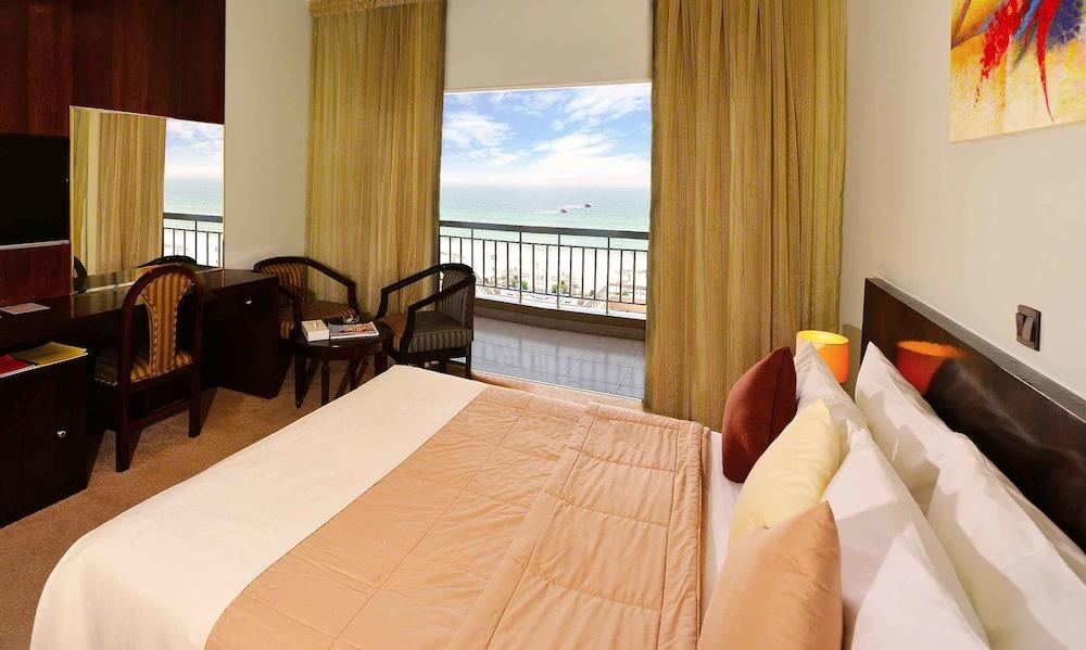 SHARJAH CARLTON HOTEL — 6