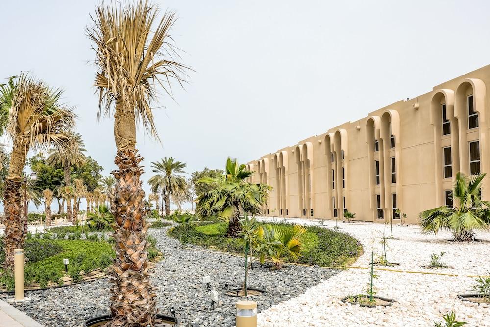 Dhafra Beach Hotel — 9