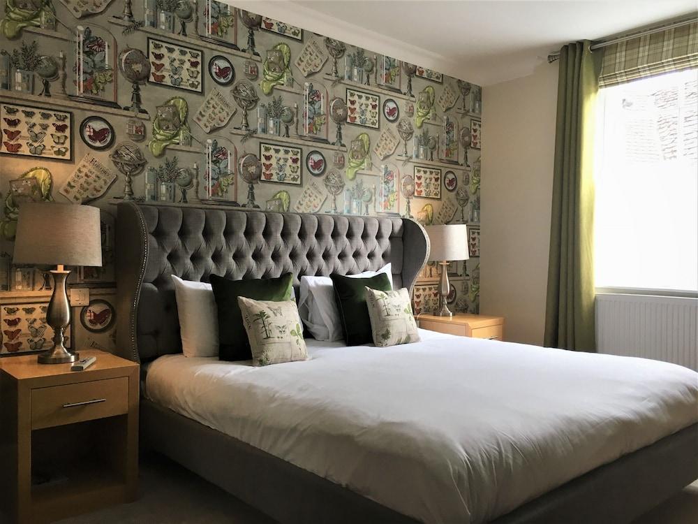 The Highworth Hotel — 10