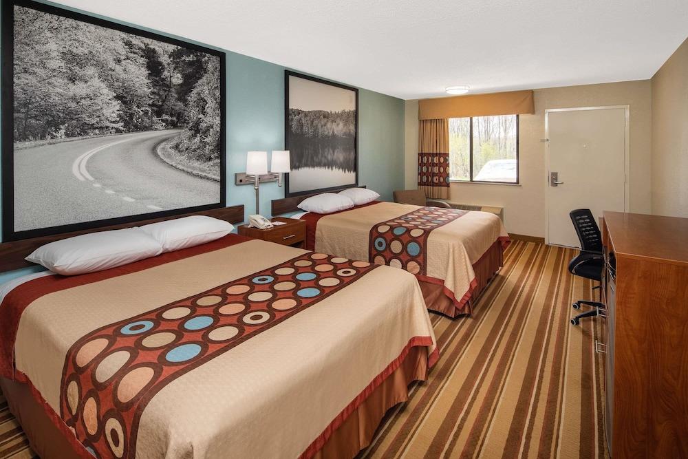 Super 8 by Wyndham Burlington NC — 9