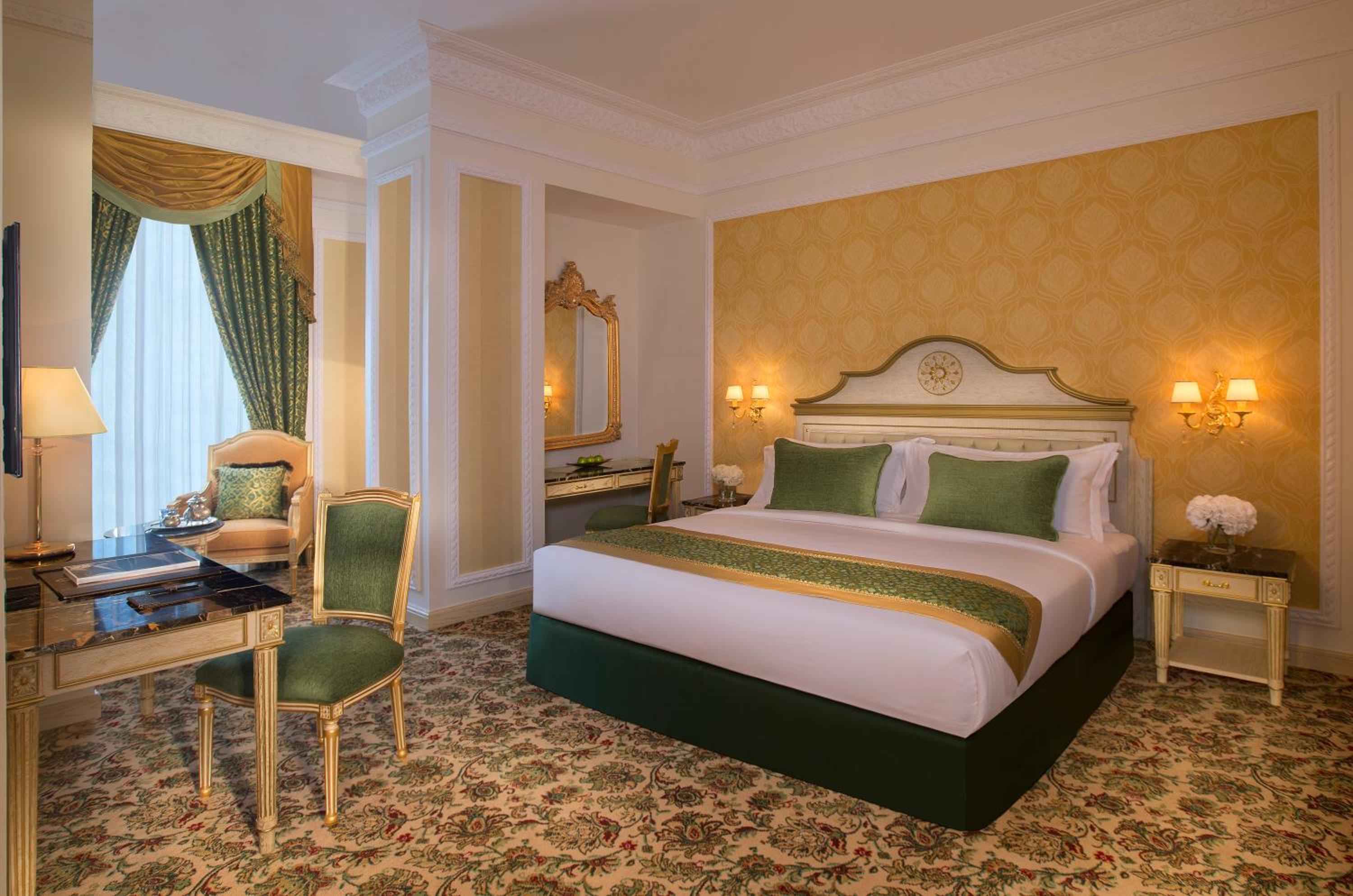 Royal Rose Abu Dhabi, a Curio Collection by Hilton Affiliated Hotel — 9