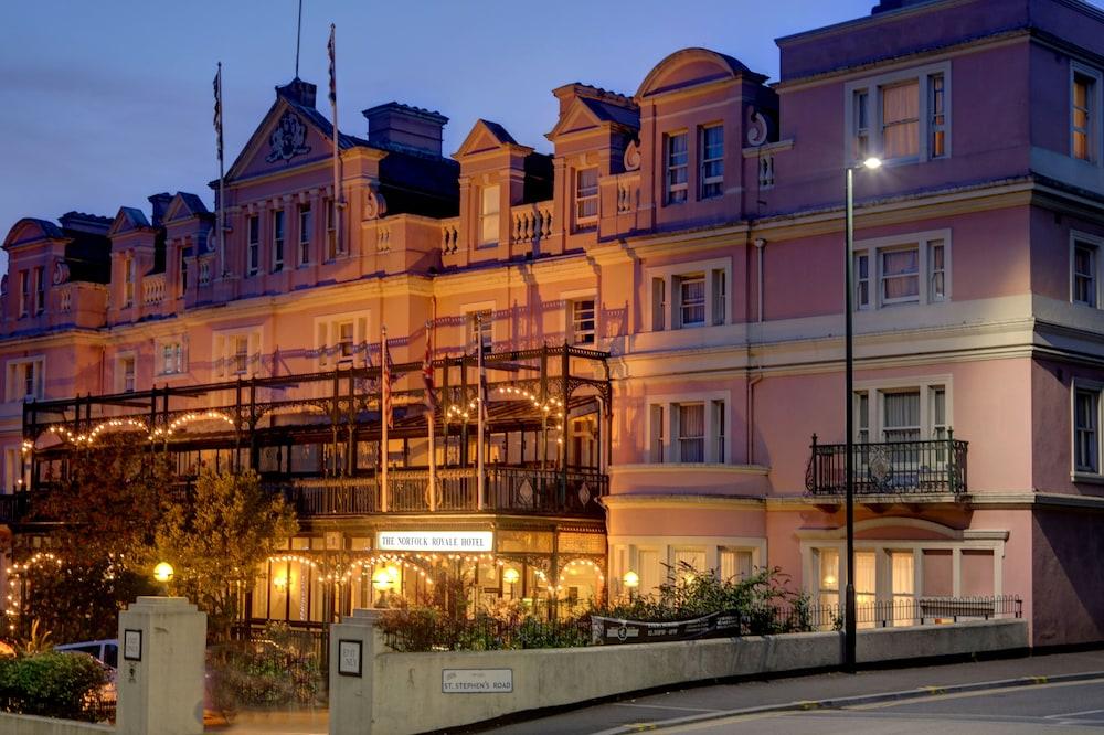 Norfolk Royale Hotel — 4
