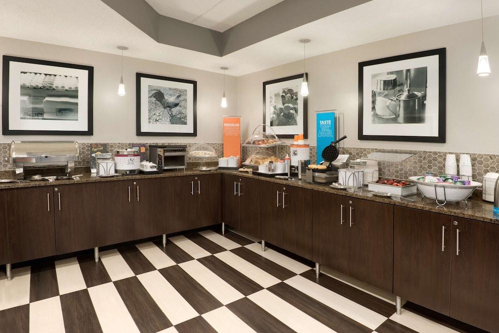 Hampton Inn Appleton-Fox River Mall Area — 5