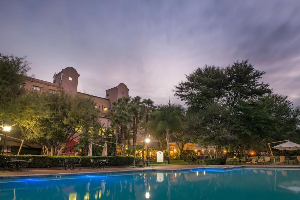PEERMONT WALMONT AMBASSADOR (4 Star) AT THE GRAND PALM HOTEL, CASINO AND CONVENTION RESORT GABORONE — 6