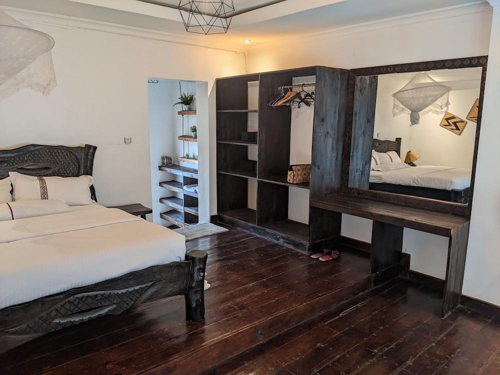 Inside Afrika Boutique Hotel — 6