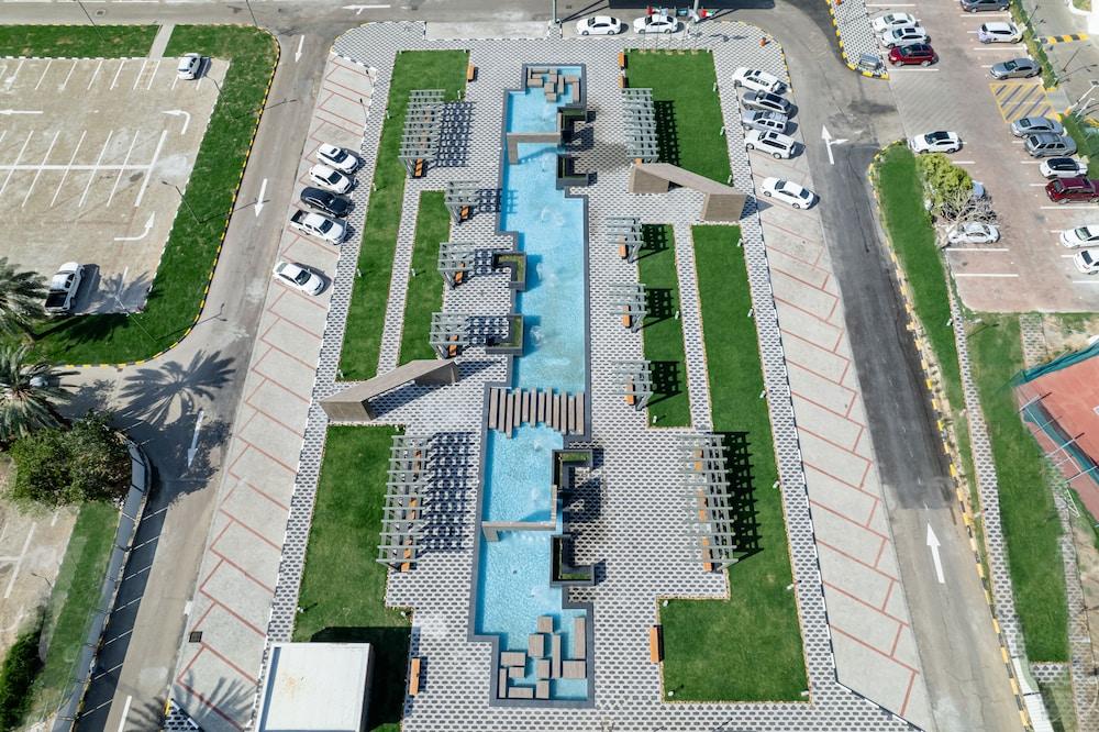 Hotel Holiday International Sharjah — 3