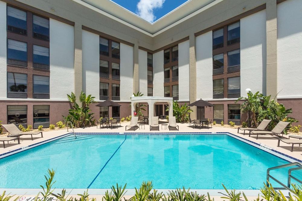 Hampton Inn Daytona Speedway-Airport — 8