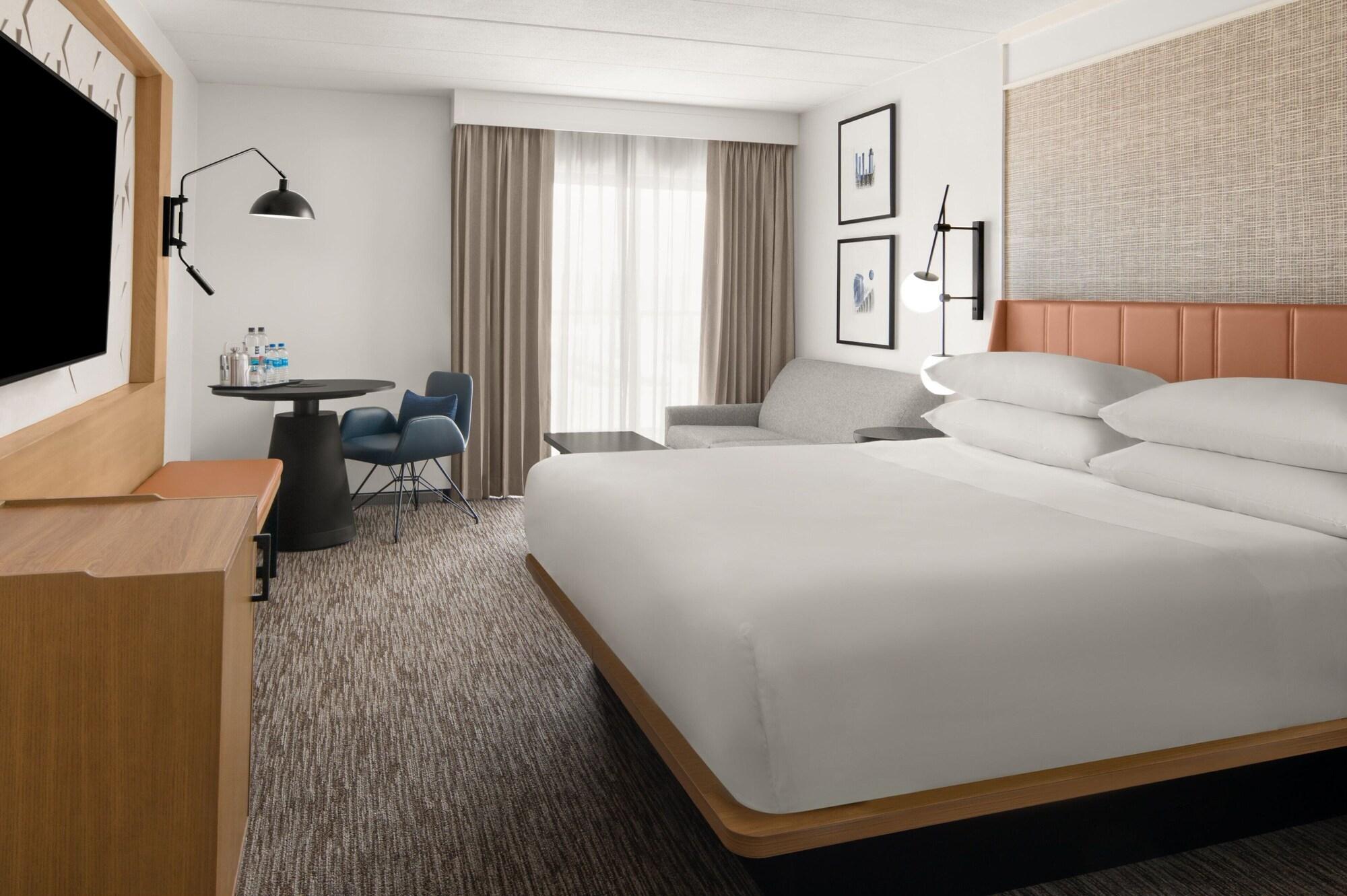 SHERATON MILWAUKEE BROOKFIELD HOTEL — 10