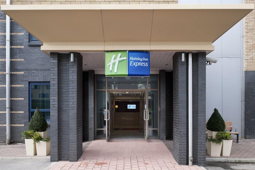 Holiday Inn Express Leeds City Centre — 2