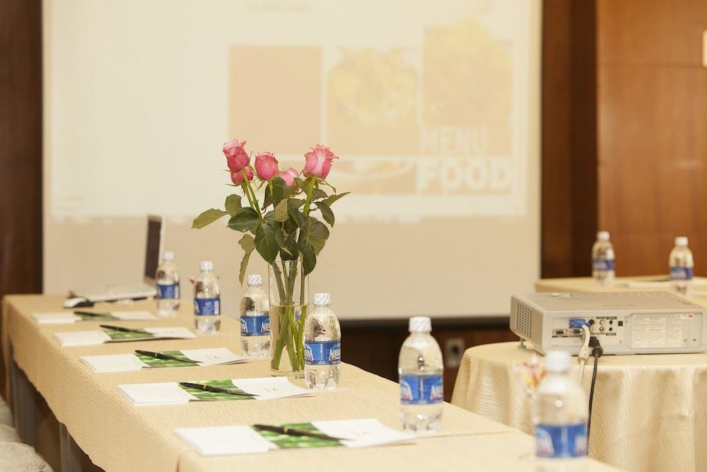 Liberty Saigon Parkview Hotel — 2